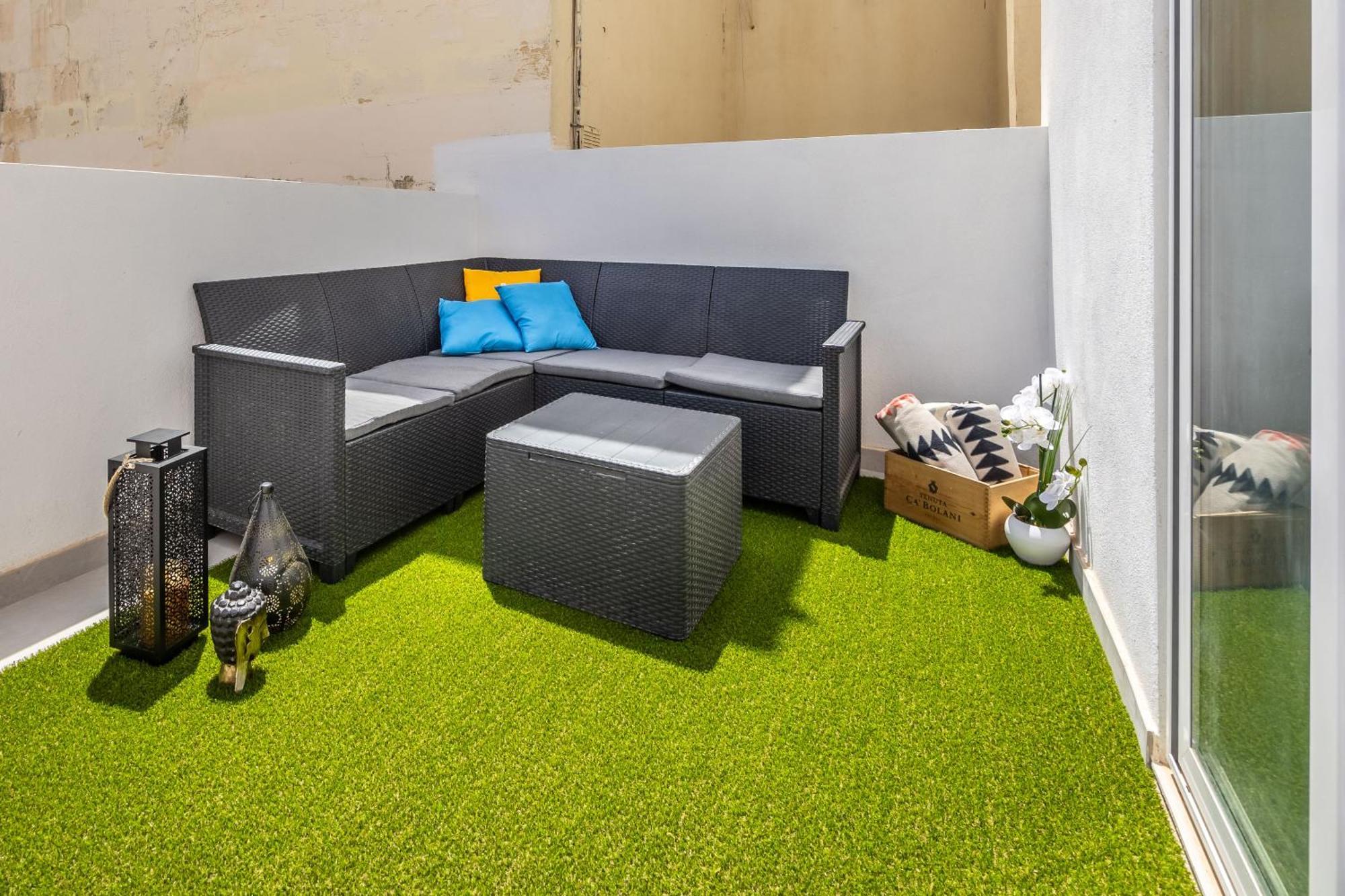 Sleek & Stylish 2Br Accommodation With Large Private Terrace - Close To Saint Julian'S & Tigne Shopping Mall Sliema Extérieur photo
