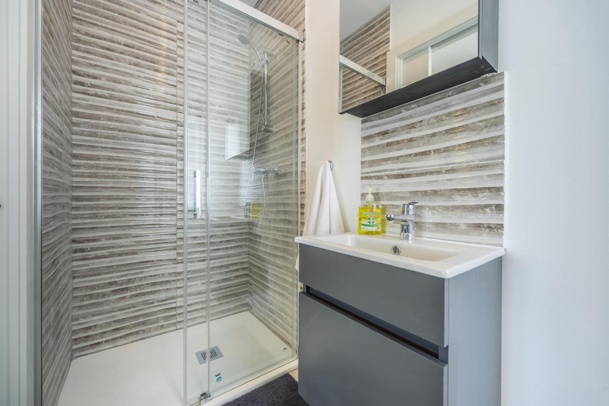 Sleek & Stylish 2Br Accommodation With Large Private Terrace - Close To Saint Julian'S & Tigne Shopping Mall Sliema Extérieur photo